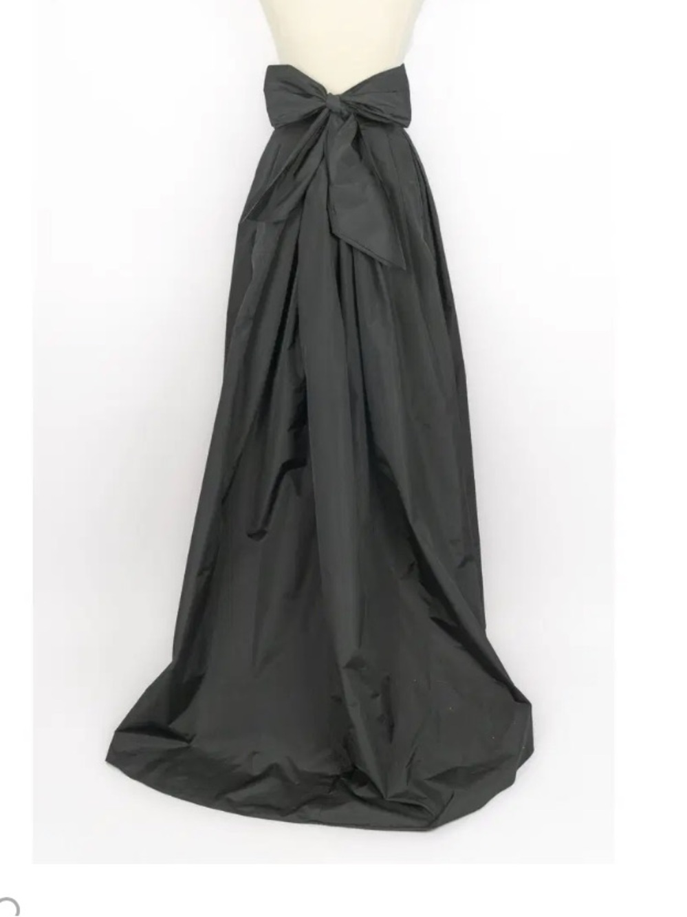 Escada Black Silk Pleated Maxi Skirt Size 40 great condition no flaws